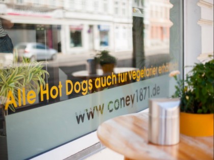 照片: Coney 1871 - Hot Dogs &amp; Coffee